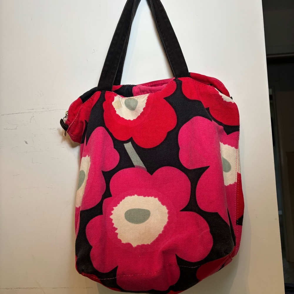 Marimekko Poppies Tote Bag - Picture 3 of 11